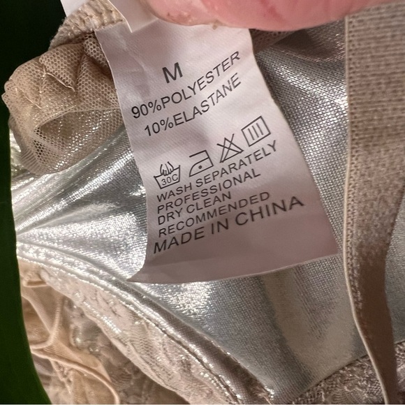 Romwe cropped metallic/cream bustier, ruffled hems, straps adjust; sz m, perfect - Picture 11 of 11